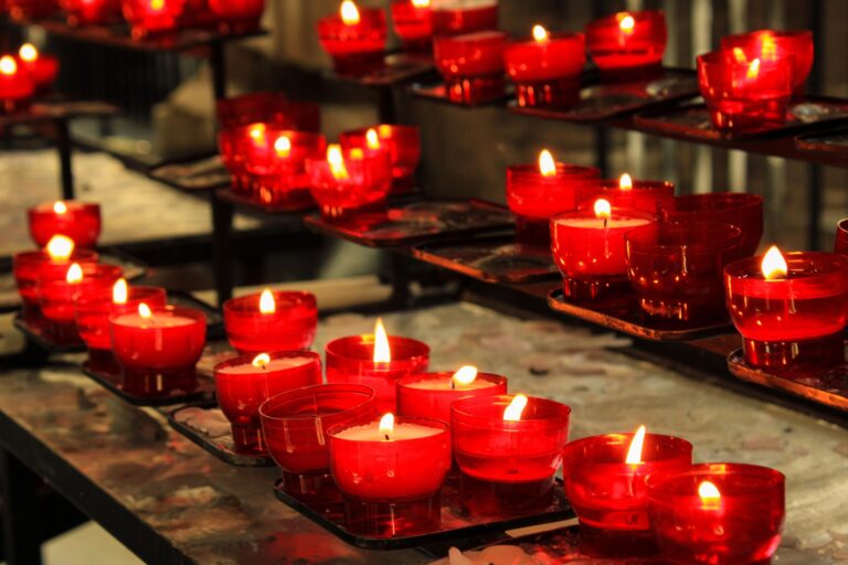 GOTTESDIENSTE WÄHREND DER KIRCHENSANIERUNG